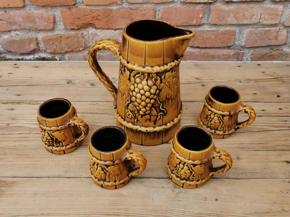 Keramikkrug mit 4 Tassen