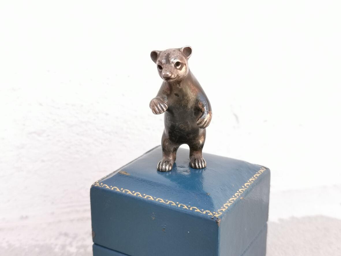 Miniaturstatuette eines Tanzbären