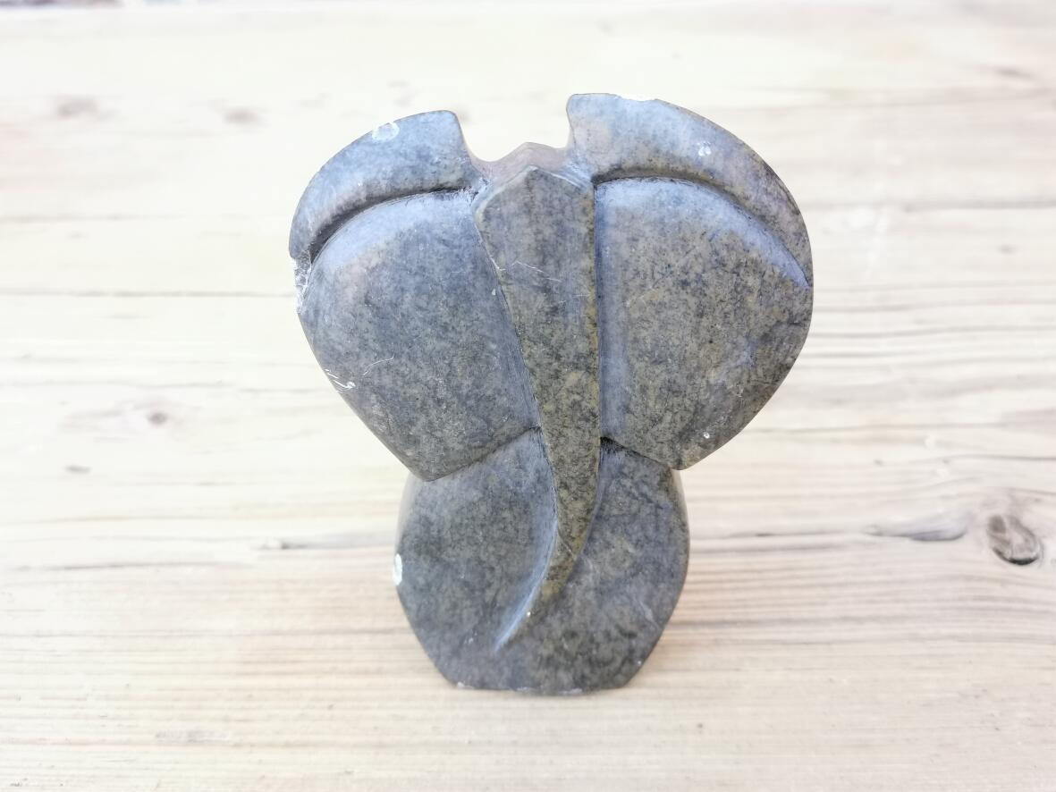 Elefantstatuette aus Verdit (Heilstein)