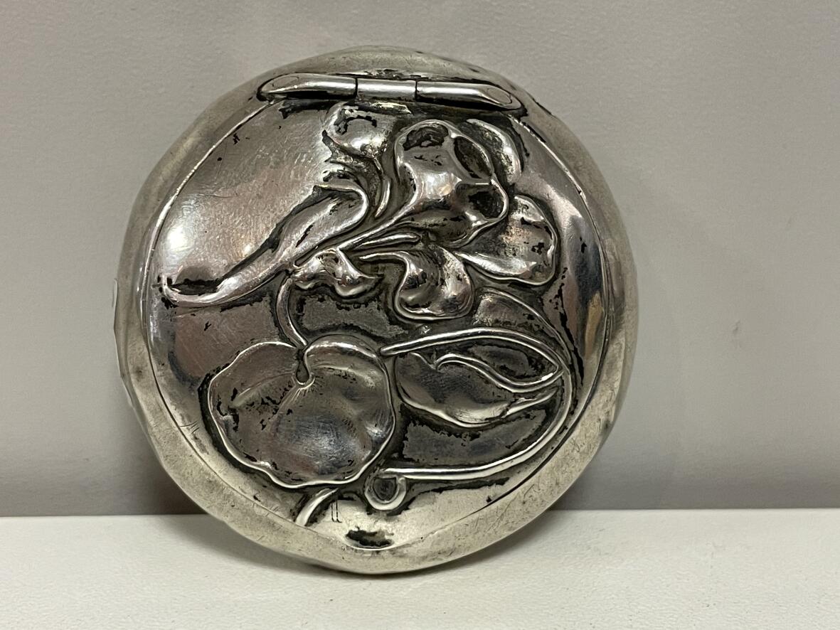 Jugendstil Pillendose / Deckeldose aus Silber