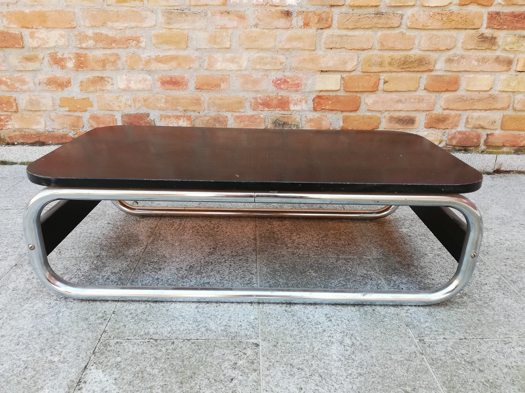 Niedriger Couchtisch- Bauhaus