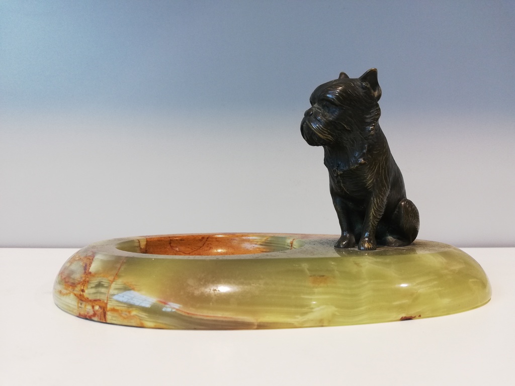 Mamoraschenbecher mit Bronze Hund