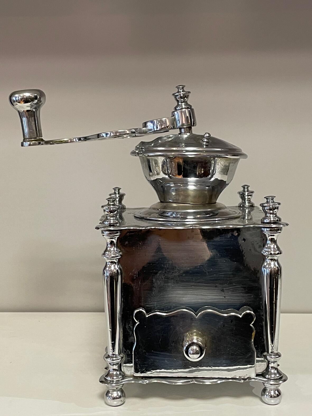 Kaffeemühle verchromt