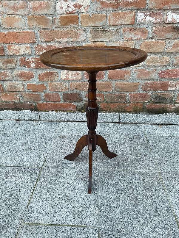 Runder Beistelltisch um 1880